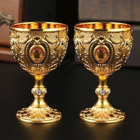Resim 2 Adet Vintage Ortaçağ Tarzı İmitasyon Rönesans Kadehleri, Lüks Altın Kaplama Süslü Çiçek Desenleriyle, El Yapımı Metal Bardaklar Ev Hediyesi, Özel Günler ve Dekoratif Kullanım İçin 
