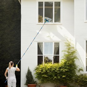 Resim 10 Uzatma Çubuklu, Yeniden Kullanılabilir Mikrofiber Bez ve Kazıyıcıya Sahip 2'si 1 Arada Yüksek Katlı Pencere Temizleme Kiti, Güç Gerektirmeyen, Makinede Yıkanabilir, Babalar Günü İçin İdeal Hediye 
