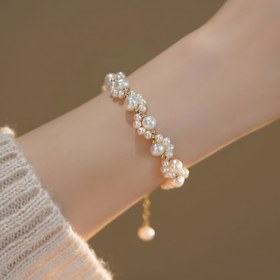 Resim 1 Adet Sevimli Minimalist Altın Tonlu İnci Taklit Bileklik ve Püskül Süsü - Kadınlar için Günlük Takı Hediyesi, En İyi Arkadaşa, Kız Arkadaşa, Dostluk Aksesuarı, Eğlenceli Tasarım, İmitasyon İnci Mücevher 