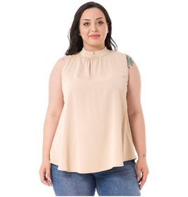 Resim Büyük Beden Yakası Arkadan Düğmeli Dik Yaka Kolsuz Bej Bluz 