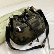 Resim Taktik Nylon Messenger Çantası, Siyah Kamuflaj Deseni, İpli Kapatma, Polyester Astarlı, Boyalı Kenarlar, Rahat Seyahat Omuz Çantası 