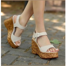 Resim Riboy Bej Cilt Dolgu Topuk Sandalet 