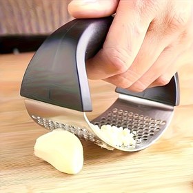 Resim 1 Paslanmaz Çelik Sarımsak Değirmeni - Restoranlar ve Süpermarketler için Manuel Sebze Kesici ve Meyve Kırıcı - Kullanımı Kolay Mutfak Aleti, Tüm Dört Mevsim İçin Mükemmel Hediye! 