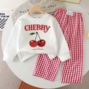 Resim Kızlar için Sonbahar Rahat Giyim - Kırmızı Kiraz Baskılı Crew Neck Sweatshirt ve Checkered Pantolon, Dış Mekan Oyunları için Rahat Uzun Kollu Kıyafet, Kızlar için Sonbahar Kıyafetleri, Sonbahar Giyim, Oyuncağı Tasarım, Rahat Fit, Dış Mekan için Mükemmel 