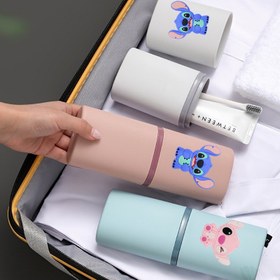 Resim Disney Stitch Seyahat Diş Fırçası Tutucu Taşınabilir Diş Kabı Yaratıcı Ağız Çalkalama Diş Kiti, Günlük ve Seyahat Fırçalama Kupası Seti, Çok Fonksiyonlu Seyahat Bardağı, İki Parçaya Bölünebilir Kaplar, Seyahat Diş Fırçası ve Diş Macunu Saklama Kutusu, Ev Banyosu için Taşınabilir Diş Fırçası Kılıfı, Dış Mekan Ekipmanı 