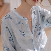 Resim Kadınlar için şık çiçek desenli bluz - Bahar/Yaz Modası, Üç Çeyrek Kollu, Stand Yaka, Düğmeli Gömlek, Zarif Çiçek Tasarımı, Hafif Polyester, Rahat veya Şık Kıyafet için Mükemmel 