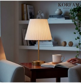 Resim Beyaz Keten Kumaş Başlıklı Metal Gövdeli Abajur Çok Renkli 