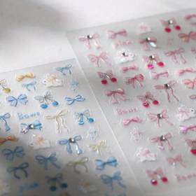 Resim Sevimli ve Tatlı Vişne Papatya Desenli Elmas Tırnak Stickerları - Gündelik DIY İçin Mavi ve Pembe Papatya Kurdele Tırnak Dekorasyonu - Lazer Bitirme, Karikatür Desen, Kokusuz, Hayvan Temalı, Karikatür Temalı, Tek Kullanımlık, Rhinestone Dekorasyon, Plastik Malzeme, Kendinden Yapışkan Montaj 