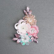 Resim 1 adet Pembe Pullu Çiçekli Boncuklu Yama - 3D Çiçek Tasarımı ile Parlayan Kristaller, Ceketler, Pantolonlar, Şapkalar, Eşarplar, Sırt Çantaları ve Battaniyeler için DIY Nakış, Zarif Saç Aksesuarları ve Giyim Dekorasyonu, Nakış Aksesuarları, Şapka Süslemesi, Parıltılı Etki, İncelikli El Sanatları 