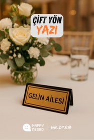 Resim Happynesso Masa Yazısı Serisinden SİYAH Pleksi Üstü GOLD Metal "GELİN AİLESİ" Yazısı – 10x5 cm 