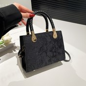 Resim 2025 Yeni Kadın Vintage Kabartmalı Çapraz Çanta - Ayarlanabilir Askılı, Fermuarlı ve Polyester Astarlı Küçük Kare El Çantası, Günlük Kullanım & Casual Giyim İçin Derin Pembe/Beyaz/Siyah, Şık Crossbody Çanta 