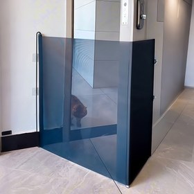 Resim 1 Adet Deliksiz Katlanır Kapı Bariyeri - Şeffaf Ağ Panelli, Ayarlanabilir Evcil Hayvan Kapağı, Sağlam Çerçeve ile Kedilerin Kaçmasını Önler, Kedi Sahipleri İçin İdeal, Kapılar için Evcil Hayvan Bariyeri, Modern Kapı Dekoru 