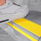 Resim 1pc Ekstra Geniş Kendinden Yapışkan Anti-Kayma Merdiven Kenar Bantı, 1 Metre, PVC Malzeme, İç Mekan Adımları ve Zeminler için Güvenlik Tutuşu, Ev ve Ticari Kullanım 
