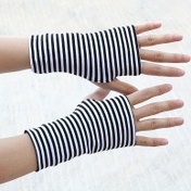 Resim 1 Çift Unisex Hafif Yarım Parmak Eldiveni - Siyah ve Beyaz Çizgili Tasarım, Esnek ve Nefes Alabilen Kumaş, Bahar ve Sonbahar için Yürüyüş, Eğitim ve Dövme için Mükemmel, Yarım Parmak Eldivenleri, Yürüyüş Aksesuarları, Nefes Alabilen Kumaş Eldivenleri 