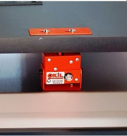 Resim Okil Kapı Sabitleme Kilidi Üçgen Anahtarlı 