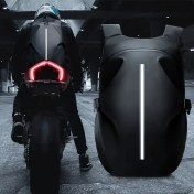 Resim Erkekler için LONGHIKER Motosiklet Sırt Çantası - Yansıtıcı Şeritli Su Geçirmez Kask ve Sürme Ekipmanı Çantası, Aksesuarlar için Büyük Kapasiteli Depolama, Siyah Suni Deri, Motosiklet Sürme Sırt Çantası 