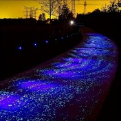 Resim 8000 adet Karanlıkta Parlayan Reçine Kum - Dış Mekan Bahçe, Akvaryum ve Peyzaj Dekoru için UV Aktive Edilmiş Parlak Çakıl - Yıldız ve Çakıl Şekilleri, 7.05oz 