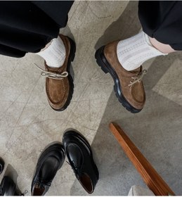 Resim ÇAĞLAR AYAKKABI Dışı hakiki süet, içi orijinal dana derisiyle üretilmiştir, şık ve konforlu tasarım. 