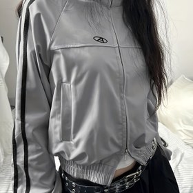 Resim Kadın Y2K Retro Sokak Giyim Ceketi - Bol Kesim Uzun Kollu Fermuarlı, Duran Yaka, Nakışlı Logo ve Ayarlanabilir Bel, Gri Rahat Kolej Beyzbol Stili, Tüm Mevsim Ceketi | Y2K Modası | Fermuarlı Ceket 