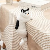 Resim El Yapımı Gerçekçi Peluş Kedi Heykeli, 30.0x19.99x15.01 cm - Siyah ve Beyaz Tüylü, Turuncu Kulaklar ve Pembe Detaylar ile Yumuşak Reçine İç/Dış Dekor, Ev, Parti Hediyeleri ve Çoklu Oda Kullanımı için Mükemmel, Kedi Dekoru, Parti Hediye Aracı, Canlı Tasarım, Detaylı Tüysü Tekstür 