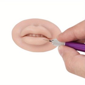 Resim PMU Başlangıç ​​Eğitimi için 5D Silikon Uygulama Dudakları - Yeniden Kullanılabilir Katı Dudak Dövme Makyaj Aracı - Güç Kaynağı veya Pil Olmadan Microblading Aksesuarları (1 adet) 