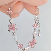 Resim Günlük Parti Kıyafetleri İçin Uygun Pembe Çiçek Desenli Kadın Moda Bilekliği - Şık Lüks Kare Sentetik Yapraklar Hediye Olarak 