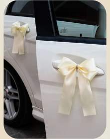 Resim Lubov' Morkov' Ayna Ve Düğün Arabası Koltuk Kolları İçin Krem Renkli Süslemeler 262339359 