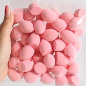 Resim 50 paket mini makyaj süngerleri, çok renkli makyaj süngerleri, fondöten karıştırma güzellik süngerleri, sıvılar, kremler ve pudralar için kusursuz, latekssiz kuru ve ıslak fondöten makyajı, tüm cilt tipleri için uygun 