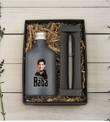 Resim Bk Gift Kişiye Özel The Baba Karikatürlü Antrasit Tasarım Cam Şişede Kolonya 200 Ml Ve Metal Roller Kalem Hediye Seti-5, Babaya Hediye, Babalar Günü H 