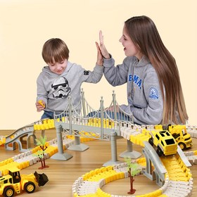 Resim Pil ile çalışan DIY İnşaat Aracı Tren Seti, Plastik Yapım Seti, Eğitici STEM Oyuncak, Elektrikli Tren Seti, 3-6 yaş arası çocuklar için ideal, Noel ve Şükran Günü hediyeleri için mükemmel 