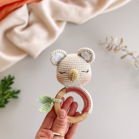 Resim Amigurumi Müslin Uyku Arkadaşı Koala - Çıngırak 