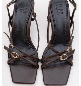 Resim Luvishoes Luvi Shoes Chaka Kahverengi Tokalı Kare Burunlu Kadın Topuklu Sandalet Kahverengi 