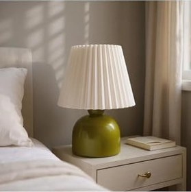 Resim Glory Metal Tabanlı Pileli Abajur Salon ve Yatak Odası İçin Şık Masa Lambası Modern Aydınlatma 