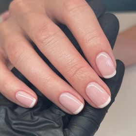 Resim 24 Adet Kısa Squoval Fransız Pres-On Tırnakları, Nude Renginde, Basit ve Çok Yönlü Stil, Salon Kalitesi Pres-On Tırnak Seti, Hızlı Uygulama, Her Gün Giymeye Uygun 