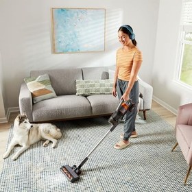 Resim WORX WX038 20Volt 2.0Ah. Li-ion 105Watt Çift Akülü Kömürsüz Siklonik Sistem Şarjlı Dikey Süpürge 