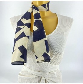 Resim Paredora İri Geometrik Desenli Siyah Krem Kısa Fular Çok Renkli 