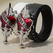 Resim 1 adet Y2K Punk Rock Kadın Kemer - Kırmızı Sentetik Taşlı ve Metalik Vurgulu Keskin Kılıç & Kalp Tasarımı, Standart Boy Günlük Parti Sokak Modası Aksesuarı, İfade Edici Kemer, Kalp Toka, Metalik Süslemeler 