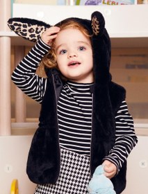 Resim Kız Bebek Kapüşonlu Peluş Yelek Kulak Aplike Detaylı 