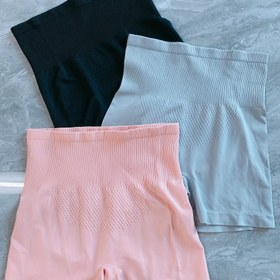 Resim 3'ü 1 arada Kadınlar için Yüksek Bel Dikişsiz Spor Şortları, Açıklık Önleyici Tasarım, Egzersizler İçin Mükemmel, Esnek, Uyumlu ve Yumuşak, Nefes Alabilen Kumaştan Yapılmıştır. 