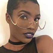 Resim Kadınların Çerçevesiz Moda Gözlükleri, Rahat Gradyan Y2K Avrupa ve Amerika Popüler Moda Dekoratif Gözlükler, Sokak Fotoğrafçılığı, Toplantılar ve Partiler için Uygun 