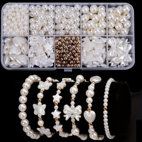 Resim 900 adet Akrilik Yuvarlak Boncuk, Pentagram, Kalp, Kelebek ve Kurdele gibi farklı tarzlar içerir, DIY Takı Yapımı, El Sanatları ve Telefon Zinciri Yaratımı için uygun. 