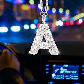 Resim 1 adet Beyaz Taşlı Harfli Araba Dikiz Aynası Süsü Asılı Şanslı Harf Kristal Kolye Parlak Araba Aksesuarı Cazibesi Erkekler ve Kadınlar için Araba Dekorasyonu 