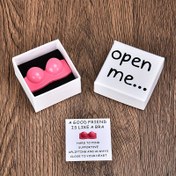 Resim Büyüleyici "Aç Beni" Sürpriz Hediye Kutusu ve Komik Kart [İyi Arkadaşlar Bir Sütyen Gibidir, Destekleyici, Yükseltici, Her Zaman Kalbinize Yakın Bulmak Zordur] - Aile ve Arkadaşlar İçin Sıcak Sarılma Teşvik Kartı, İlham Verici Hediye, Doğum Günü Hediyesi, Tatil Hediyesi, Parti Hediyesi, Cadılar 