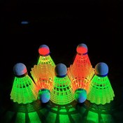 Resim 4 Adet Karanlıkta Parlayan Badminton Topları, İç ve Dış Mekan Pratiği için Badminton Antrenörü, Yardımcı Eğitim Ekipmanı 