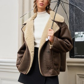 Resim Kadın Vintage Esintili Siyah & Kahverengi Çift Düğmeli Suni Kürk Ceket - Düğmeli Ön, Kapaklı Cepli ve Ribanalı Manşetli Kalın ve Sıcak Kışlık Mont, Günlük, Parti ve Gündelik Kullanım için, Kışlık Mont 