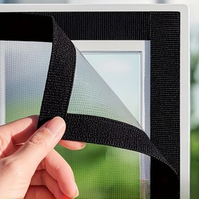 Resim Kolay Kurulum Kendinden Yapışkanlı Pencere Teli - Kalınlaştırılmış Polyester Sivrisinek Ağı, Çıkarılabilir & Yıkanabilir Ev Kullanımı İçin, Güvenli Yapışkan Şeritlerle Siyah Ağ Malzeme, İç Mekan Böcek Engeline Karşı Koruma, Fonksiyonel Pencere Dekoru 