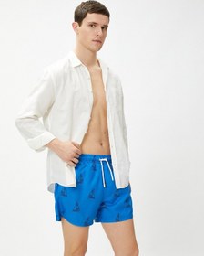 Resim Koton Deniz Şortu Yelkenli Baskılı Beli Bağcıklı Cep Detaylı Mavi Desenli 2yam41076bw 2YAM41076BW33A Mavi 