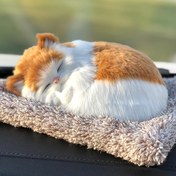Resim Sevimli Uyuyan Bir Kedi, Yaratıcı Aktif Karbon Lif Gerçekçi Peluş Kedicik Araç Gösterge Paneli Süsü, Araba İç Aksesuarı 