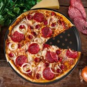 Resim 12 İnç Yuvarlak Karbon Çelik Pizza Tavası Temizleme Teli Havlusu ile, Kaplamalı, Fırın Güvenli - Doğum Günleri ve Bayramlar için İdeal 