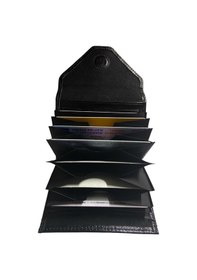 Resim Bons Kaliteli Hakiki Deri Mıknatıslı 10 Gözlü Siyah Akordiyon Model Kartlık 10,5 Cm X 8 Cm Siyah 